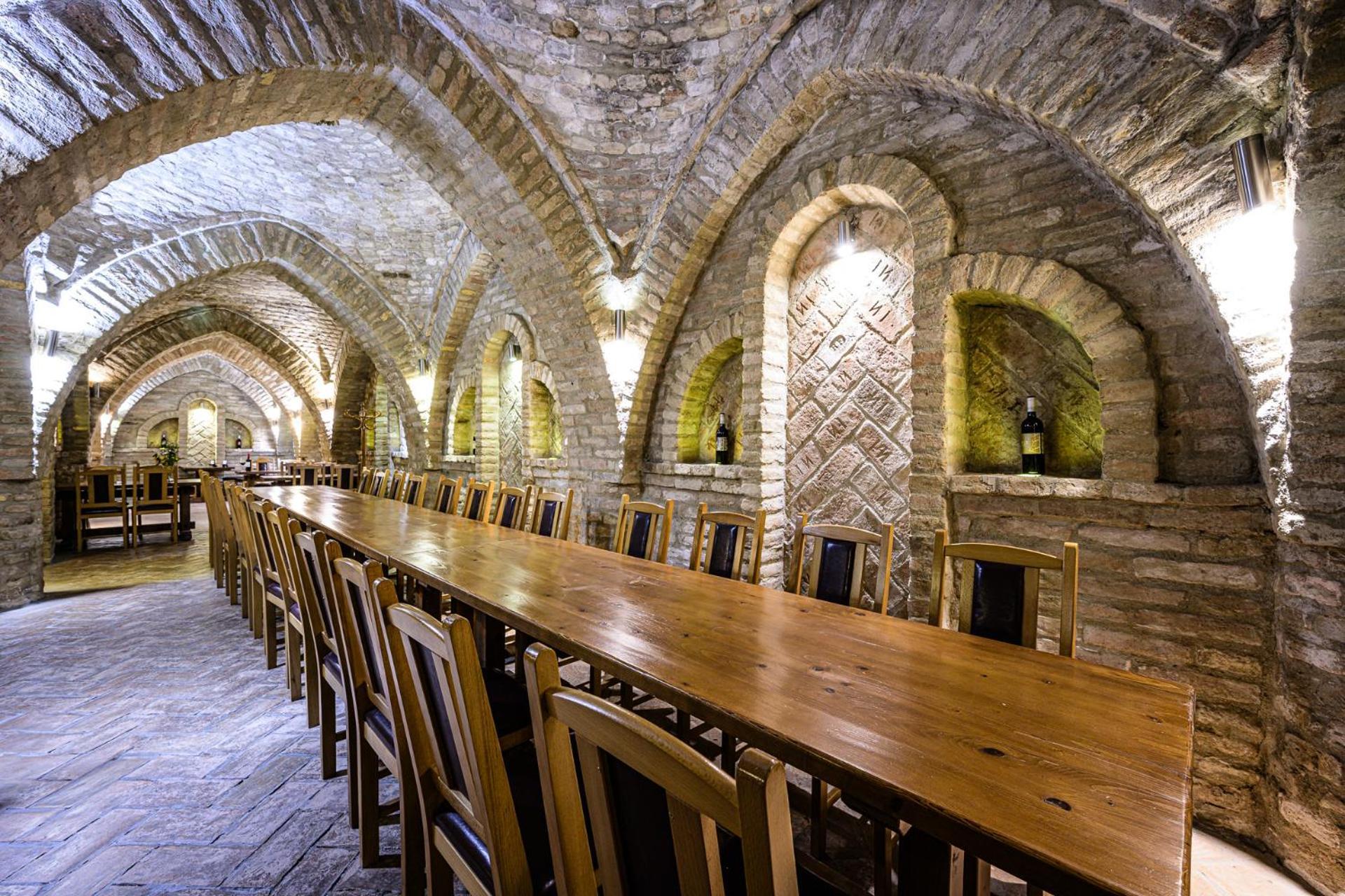 Vinatus Pince Hotel Villany Bagian luar foto